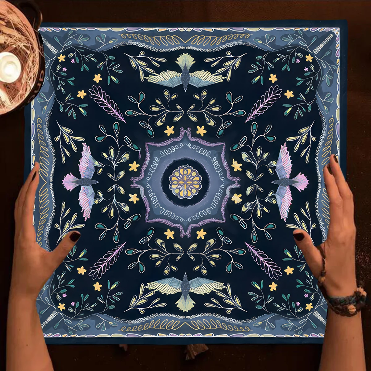Mantel de Tarot de diosa Hecat - Board Game Hotel reseña y precio